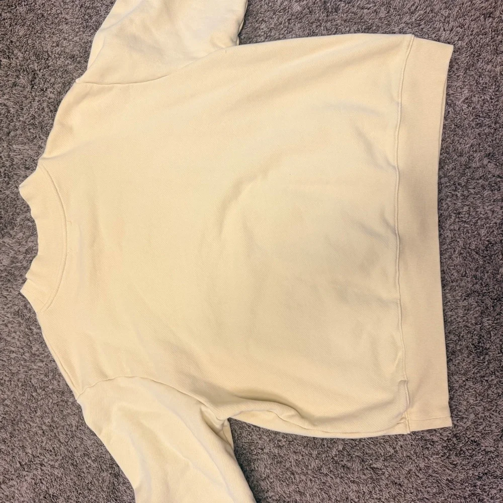 PARKE  yellow mockneck - Picture 2 of 6